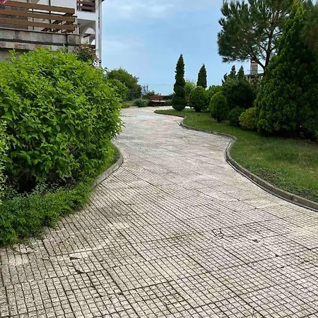 Robinzon Apartmets -elenite 圣弗拉斯