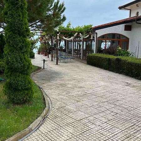 Robinzon Apartmets -elenite 圣弗拉斯