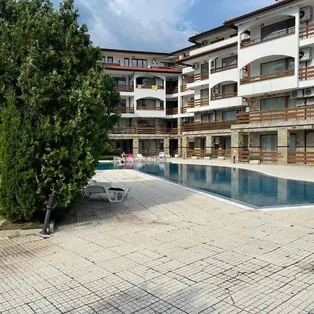 Robinzon Apartmets -elenite 公寓
