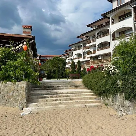 Robinzon Apartmets -elenite 公寓